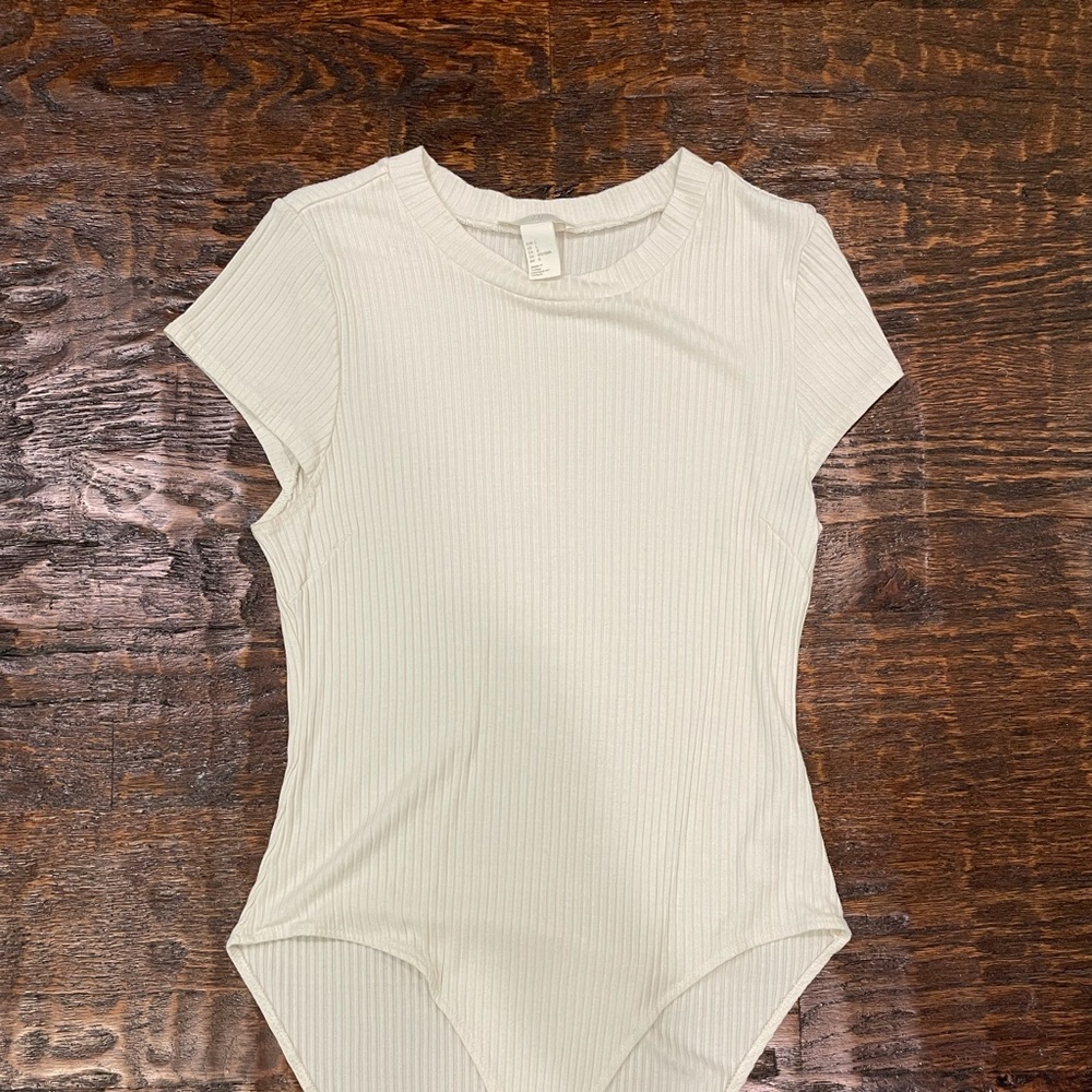 Ribbed Short Sleeve Bodysuit